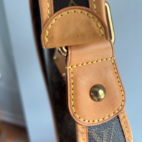 Authentic LOUIS VUITTON Monogram Perfo Demi Lune M95178 Shoulder bag - Picture 2 of 8